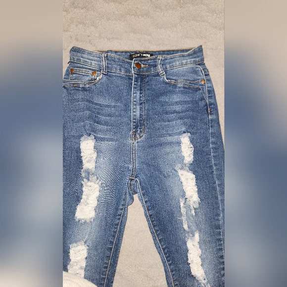 FASHION NOVA SKINNY JEANS ! - Picture 6 of 6